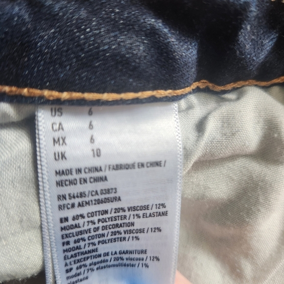 American Eagle Womens Distressed Denim Shorts With Peekaboo Pocket Liner - Size6 - Picture 13 of 13